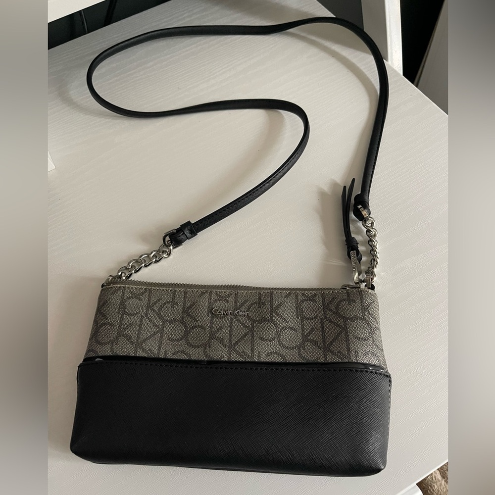 Calvin Klein Monogram Crossbody Bag Black & Gray Logo Shoulder Bag - Picture 1 of 12
